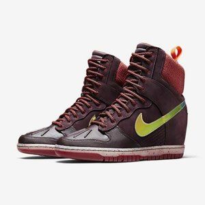 Women's Dunk Sky-High sneaker boot 2.0 Burgundy Size 6.5